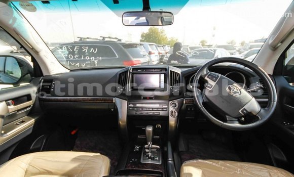 Buy Import Toyota Land Cruiser Black Car in Import - Dubai in Aileu Buy Import Toyota Land Cruiser Black Car in Import - Dubai in Aileu