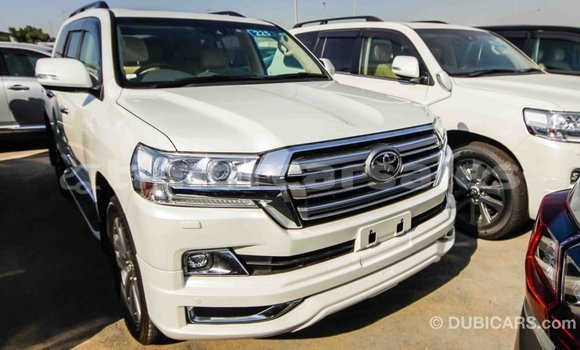 Buy Import Toyota Land Cruiser White Car in Import - Dubai in Aileu Buy Import Toyota Land Cruiser White Car in Import - Dubai in Aileu