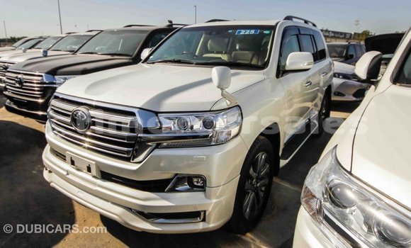 Buy Import Toyota Land Cruiser White Car in Import - Dubai in Aileu Buy Import Toyota Land Cruiser White Car in Import - Dubai in Aileu