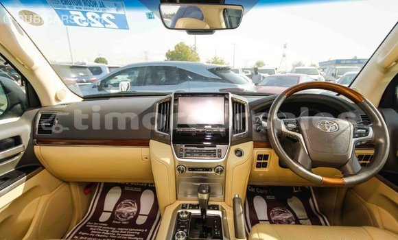 Buy Import Toyota Land Cruiser White Car in Import - Dubai in Aileu Buy Import Toyota Land Cruiser White Car in Import - Dubai in Aileu