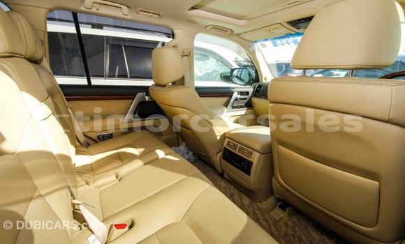 Buy Import Toyota Land Cruiser White Car in Import - Dubai in Aileu Buy Import Toyota Land Cruiser White Car in Import - Dubai in Aileu