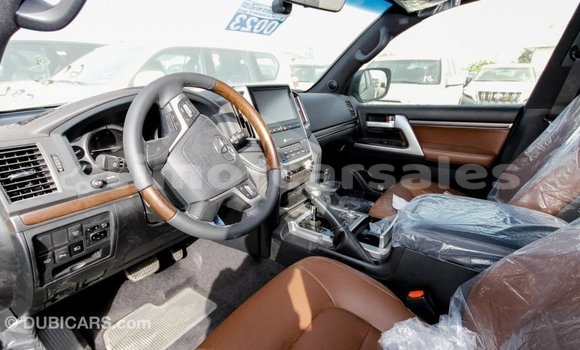Buy Import Toyota Land Cruiser Black Car in Import - Dubai in Aileu Buy Import Toyota Land Cruiser Black Car in Import - Dubai in Aileu