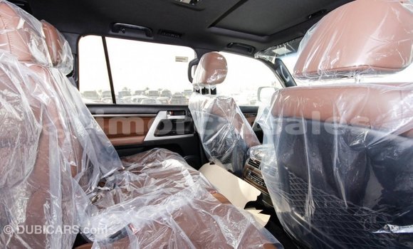 Buy Import Toyota Land Cruiser Black Car in Import - Dubai in Aileu Buy Import Toyota Land Cruiser Black Car in Import - Dubai in Aileu