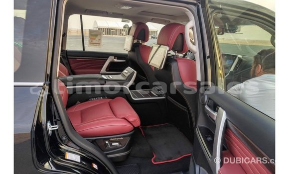 Buy Import Toyota Land Cruiser Black Car in Import - Dubai in Aileu Buy Import Toyota Land Cruiser Black Car in Import - Dubai in Aileu