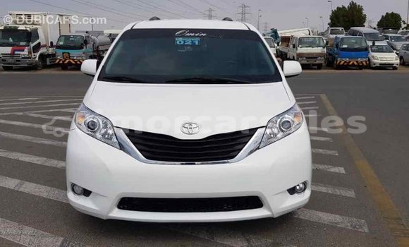 Buy Import Toyota Sienna White Car in Import - Dubai in Aileu Buy Import Toyota Sienna White Car in Import - Dubai in Aileu