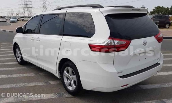 Buy Import Toyota Sienna White Car in Import - Dubai in Aileu Buy Import Toyota Sienna White Car in Import - Dubai in Aileu