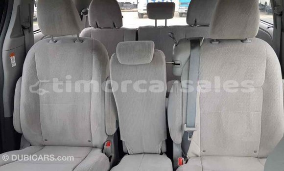 Buy Import Toyota Sienna White Car in Import - Dubai in Aileu Buy Import Toyota Sienna White Car in Import - Dubai in Aileu