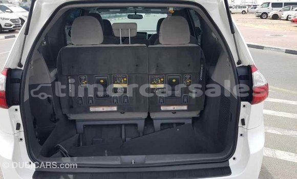 Buy Import Toyota Sienna White Car in Import - Dubai in Aileu Buy Import Toyota Sienna White Car in Import - Dubai in Aileu