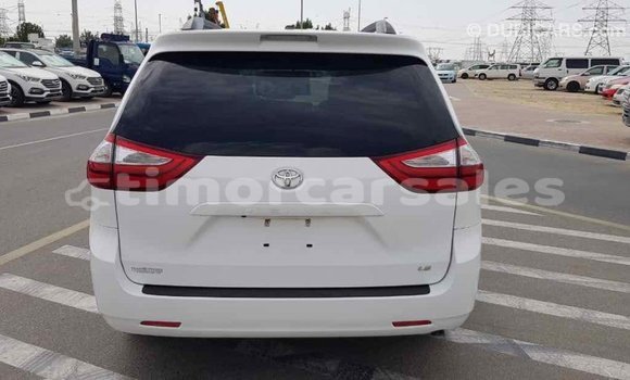 Buy Import Toyota Sienna White Car in Import - Dubai in Aileu Buy Import Toyota Sienna White Car in Import - Dubai in Aileu