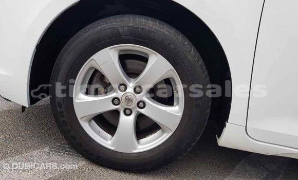 Buy Import Toyota Sienna White Car in Import - Dubai in Aileu Buy Import Toyota Sienna White Car in Import - Dubai in Aileu