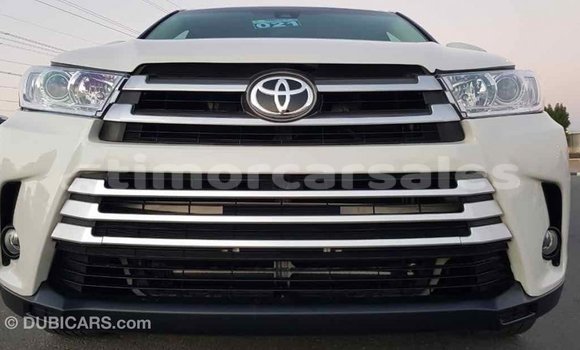 Buy Import Toyota Highlander White Car in Import - Dubai in Aileu Buy Import Toyota Highlander White Car in Import - Dubai in Aileu