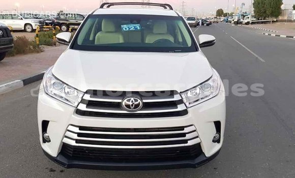 Buy Import Toyota Highlander White Car in Import - Dubai in Aileu Buy Import Toyota Highlander White Car in Import - Dubai in Aileu