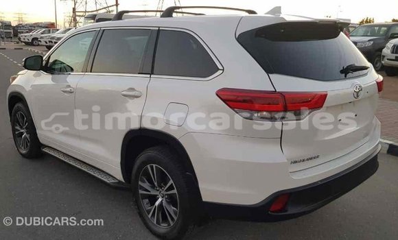 Buy Import Toyota Highlander White Car in Import - Dubai in Aileu Buy Import Toyota Highlander White Car in Import - Dubai in Aileu