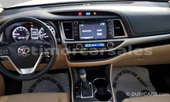 Buy Import Toyota Highlander White Car in Import - Dubai in Aileu Buy Import Toyota Highlander White Car in Import - Dubai in Aileu