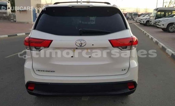 Buy Import Toyota Highlander White Car in Import - Dubai in Aileu Buy Import Toyota Highlander White Car in Import - Dubai in Aileu