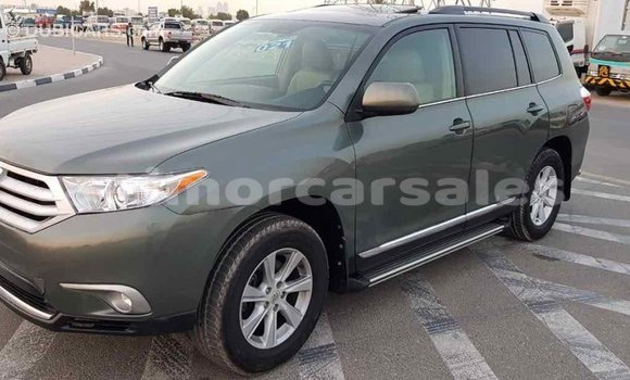 Buy Import Toyota Highlander Green Car in Import - Dubai in Aileu Buy Import Toyota Highlander Green Car in Import - Dubai in Aileu
