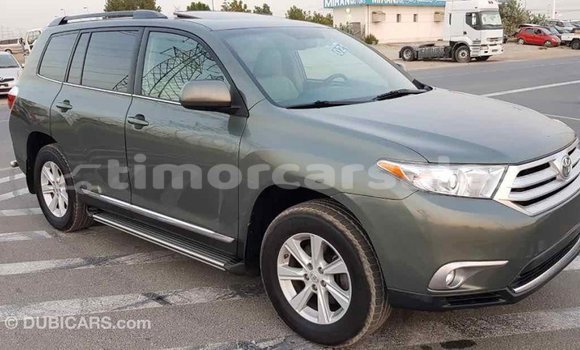 Buy Import Toyota Highlander Green Car in Import - Dubai in Aileu Buy Import Toyota Highlander Green Car in Import - Dubai in Aileu