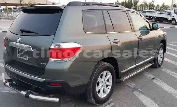 Buy Import Toyota Highlander Green Car in Import - Dubai in Aileu Buy Import Toyota Highlander Green Car in Import - Dubai in Aileu