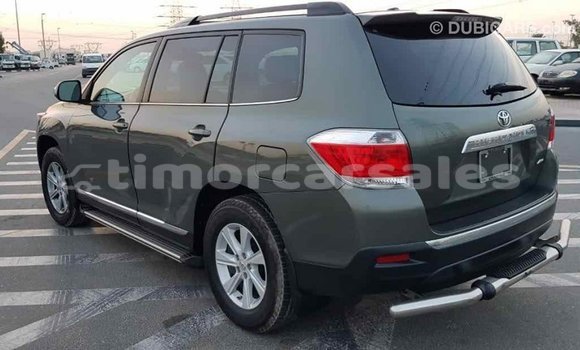 Buy Import Toyota Highlander Green Car in Import - Dubai in Aileu Buy Import Toyota Highlander Green Car in Import - Dubai in Aileu