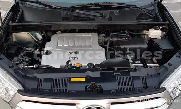 Buy Import Toyota Highlander Green Car in Import - Dubai in Aileu Buy Import Toyota Highlander Green Car in Import - Dubai in Aileu