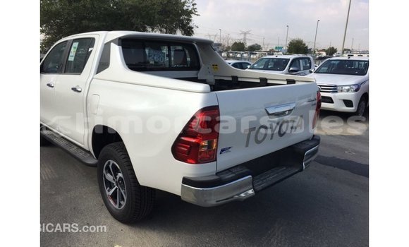 Buy Import Toyota Hilux White Car in Import - Dubai in Aileu Buy Import Toyota Hilux White Car in Import - Dubai in Aileu