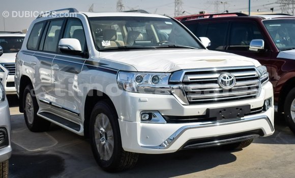 Buy Import Toyota Land Cruiser White Car in Import - Dubai in Aileu Buy Import Toyota Land Cruiser White Car in Import - Dubai in Aileu
