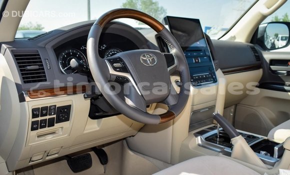 Buy Import Toyota Land Cruiser White Car in Import - Dubai in Aileu Buy Import Toyota Land Cruiser White Car in Import - Dubai in Aileu