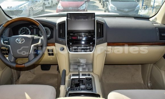Buy Import Toyota Land Cruiser White Car in Import - Dubai in Aileu Buy Import Toyota Land Cruiser White Car in Import - Dubai in Aileu