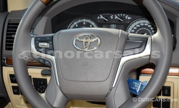 Buy Import Toyota Land Cruiser White Car in Import - Dubai in Aileu Buy Import Toyota Land Cruiser White Car in Import - Dubai in Aileu