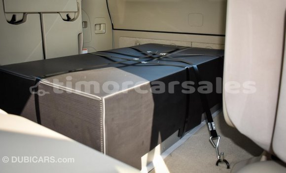 Buy Import Toyota Land Cruiser White Car in Import - Dubai in Aileu Buy Import Toyota Land Cruiser White Car in Import - Dubai in Aileu