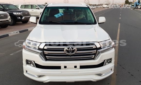 Buy Import Toyota Land Cruiser White Car in Import - Dubai in Aileu Buy Import Toyota Land Cruiser White Car in Import - Dubai in Aileu
