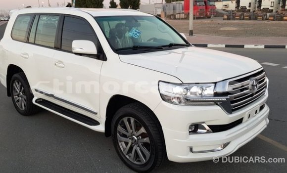 Buy Import Toyota Land Cruiser White Car in Import - Dubai in Aileu Buy Import Toyota Land Cruiser White Car in Import - Dubai in Aileu