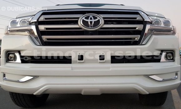 Buy Import Toyota Land Cruiser White Car in Import - Dubai in Aileu Buy Import Toyota Land Cruiser White Car in Import - Dubai in Aileu