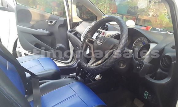 Acheter Occasion Voiture Honda Fit Blanc à Dili, Dili Acheter Occasion Voiture Honda Fit Blanc à Dili, Dili