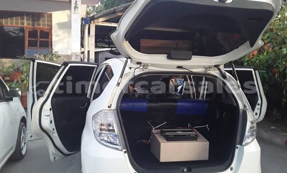 Acheter Occasion Voiture Honda Fit Blanc à Dili, Dili Acheter Occasion Voiture Honda Fit Blanc à Dili, Dili