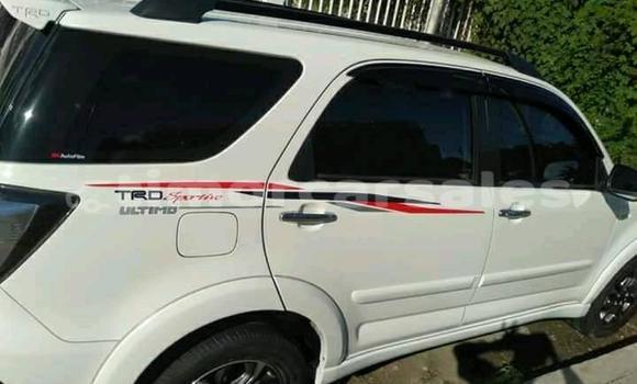Acheter Occasion Voiture Toyota Avanza Blanc à Dili, Dili Acheter Occasion Voiture Toyota Avanza Blanc à Dili, Dili