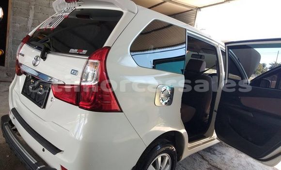 Acheter Occasion Voiture Toyota Avanza Blanc à Dili, Dili Acheter Occasion Voiture Toyota Avanza Blanc à Dili, Dili