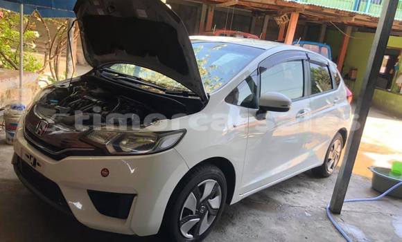 Buy Used Honda Fit White Car in Dili in Dili Buy Used Honda Fit White Car in Dili in Dili