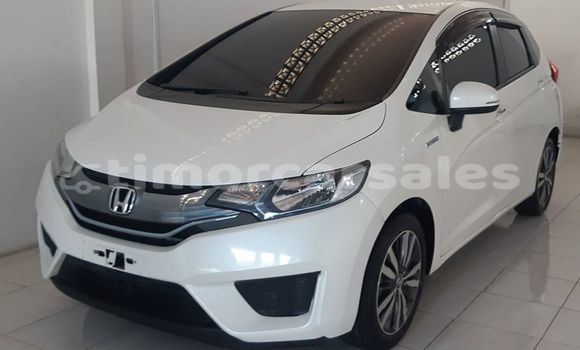 Buy Used Honda Fit White Car in Dili in Dili Buy Used Honda Fit White Car in Dili in Dili