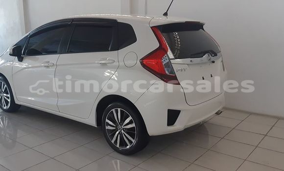 Buy Used Honda Fit White Car in Dili in Dili Buy Used Honda Fit White Car in Dili in Dili