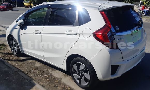 Buy Used Honda Fit White Car in Dili in Dili Buy Used Honda Fit White Car in Dili in Dili
