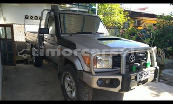 Buy Used Toyota Land Cruiser Silver Car in Aileu in Aileu Buy Used Toyota Land Cruiser Silver Car in Aileu in Aileu