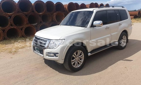 Buy Used Mitsubishi Outlander White Car in Aileu in Aileu Buy Used Mitsubishi Outlander White Car in Aileu in Aileu