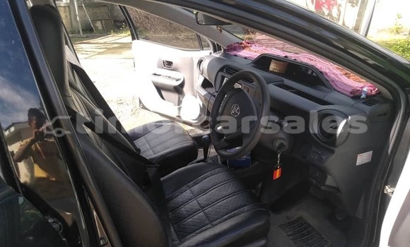 Buy Used Toyota Auris Black Car in Aileu in Aileu Buy Used Toyota Auris Black Car in Aileu in Aileu