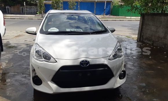 Acheter Occasion Voiture Toyota Aqua Blanc à Dili, Dili Acheter Occasion Voiture Toyota Aqua Blanc à Dili, Dili