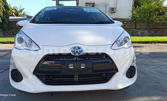 Acheter Occasion Voiture Toyota Aqua Blanc à Dili, Dili Acheter Occasion Voiture Toyota Aqua Blanc à Dili, Dili