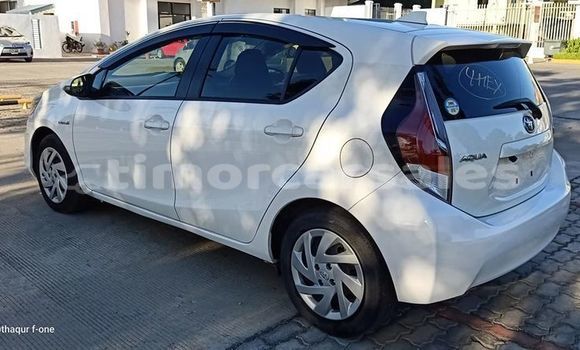 Acheter Occasion Voiture Toyota Aqua Blanc à Dili, Dili Acheter Occasion Voiture Toyota Aqua Blanc à Dili, Dili