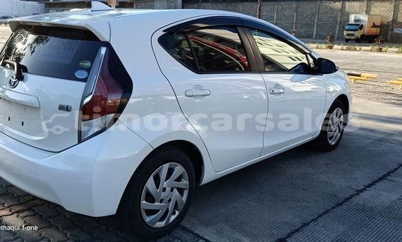 Acheter Occasion Voiture Toyota Aqua Blanc à Dili, Dili Acheter Occasion Voiture Toyota Aqua Blanc à Dili, Dili