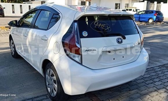Acheter Occasion Voiture Toyota Aqua Blanc à Dili, Dili Acheter Occasion Voiture Toyota Aqua Blanc à Dili, Dili