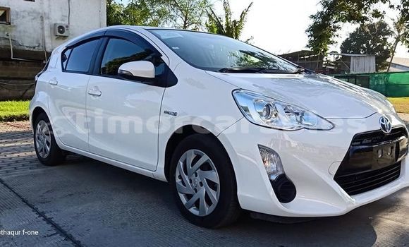 Acheter Occasion Voiture Toyota Aqua Blanc à Dili, Dili Acheter Occasion Voiture Toyota Aqua Blanc à Dili, Dili